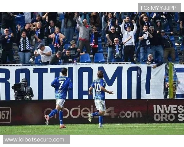 中超激战切尔西与皇马握手言和争议判罚引发全场热议