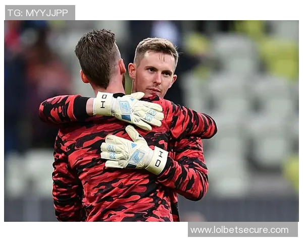 英超经典对决巴萨逆转曼联点球大战引发全场狂欢