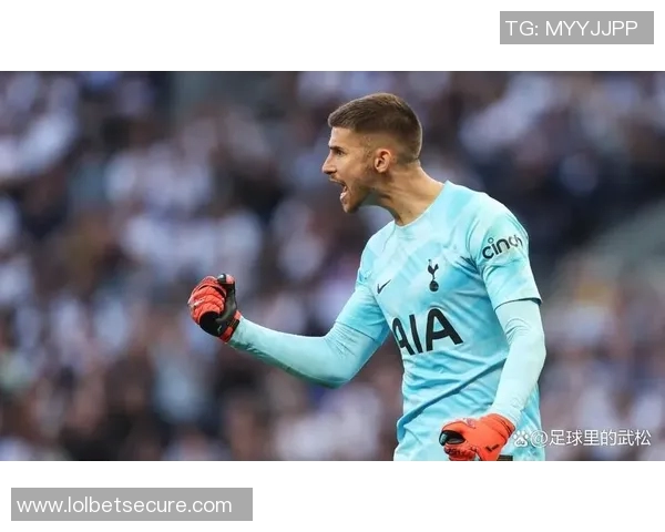 足总杯精彩对决热刺与巴萨战成平局神扑瞬间引发全场热烈反响