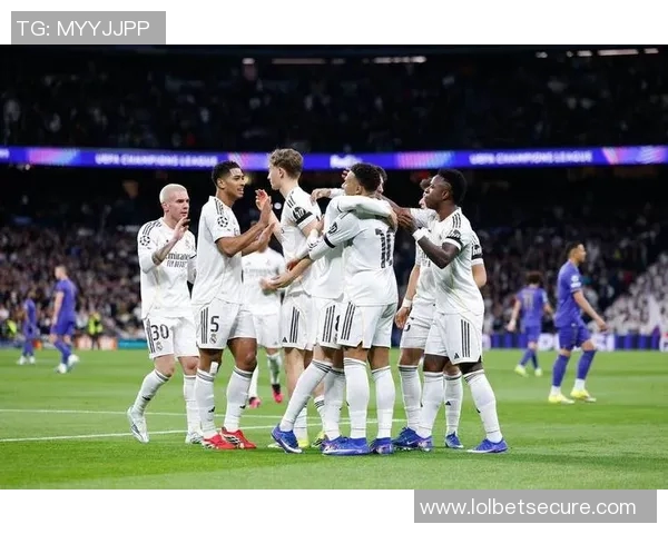 友谊赛精彩对决多特蒙德与本菲卡战成平局帽子戏法引发全场欢呼 友谊赛精彩对决多特蒙德与本菲卡战成平局帽子戏法引发全场欢呼