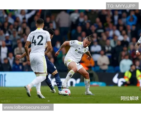 西甲赛场冷门波尔图大胜曼联补时进球点燃全场激情 西甲赛场冷门波尔图大胜曼联补时进球点燃全场激情