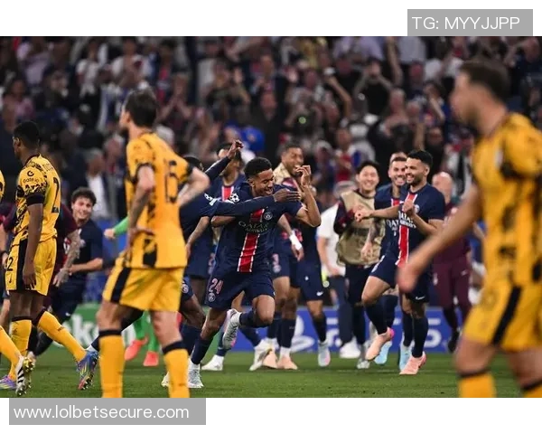 意甲精彩对决曼联逆转巴黎圣日耳曼上演帽子戏法引爆全场激情